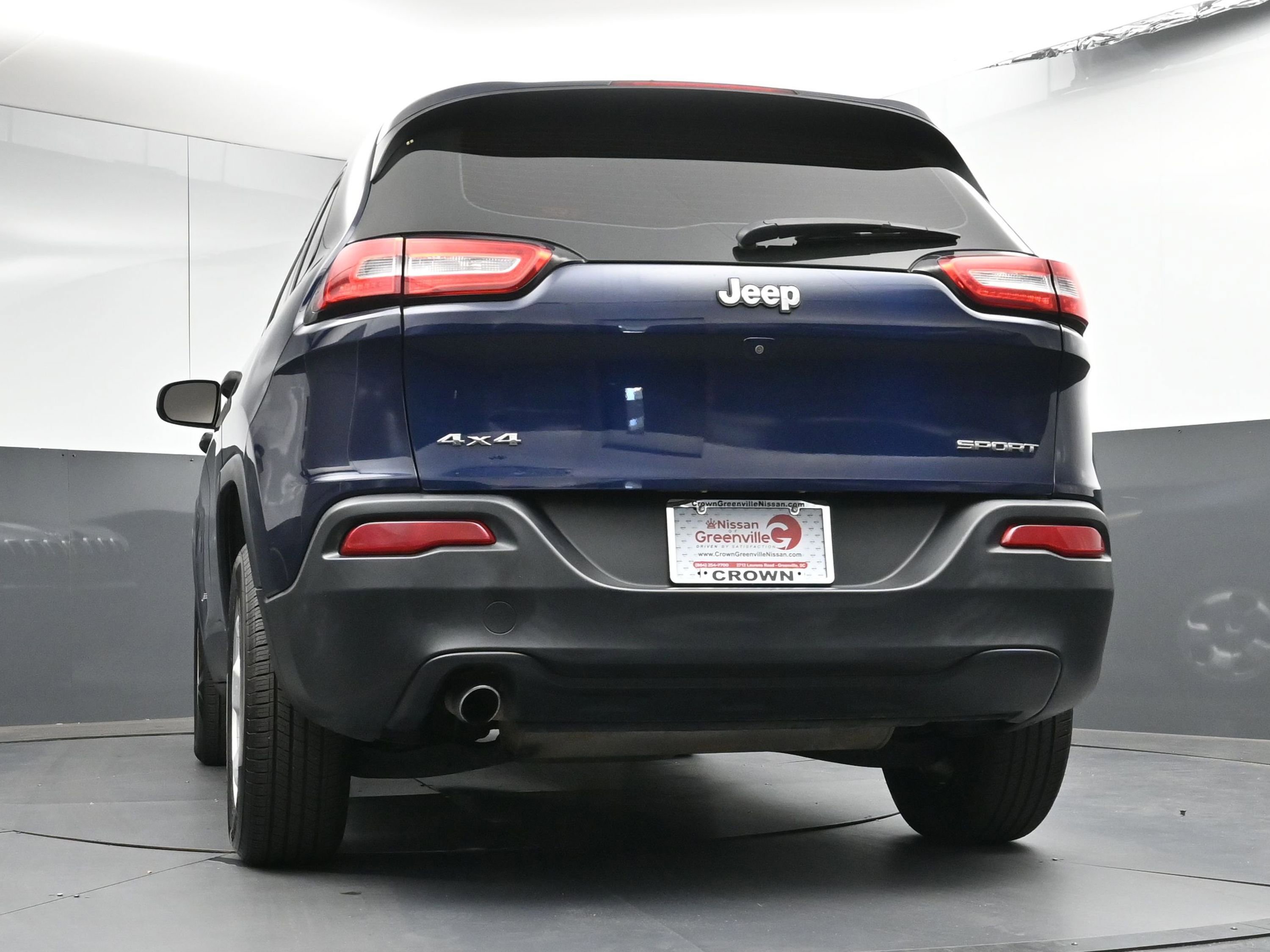 Used 2016 Jeep Cherokee Sport image 24