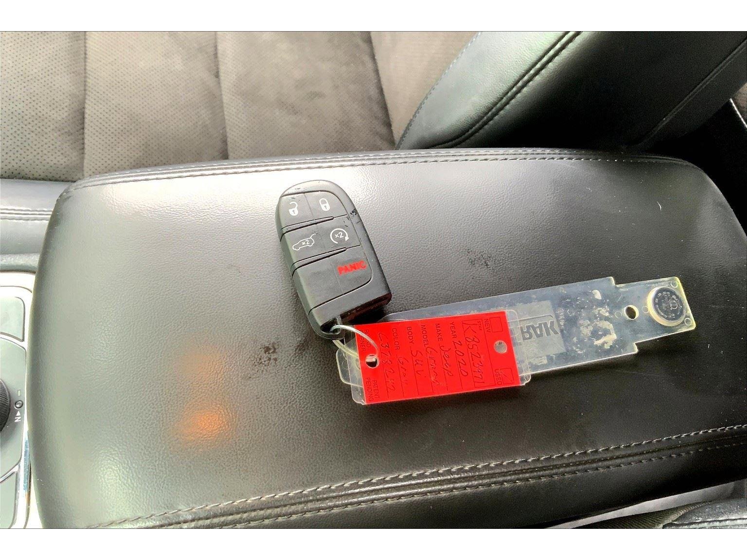 Used 2020 Jeep Grand Cherokee Laredo w/ Quick Order Package 2BN North image 12