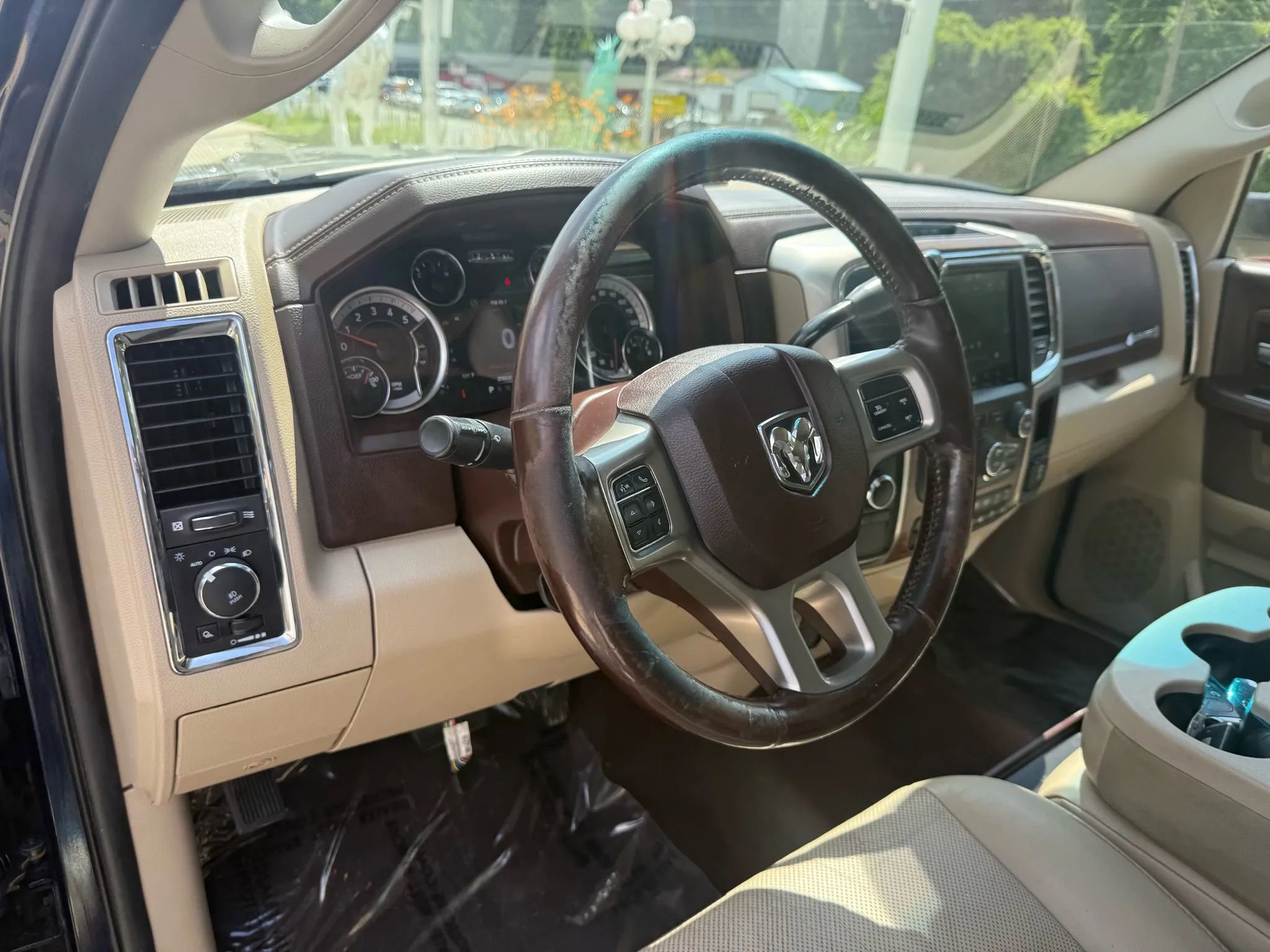 Used 2018 RAM 3500 Laramie image 21