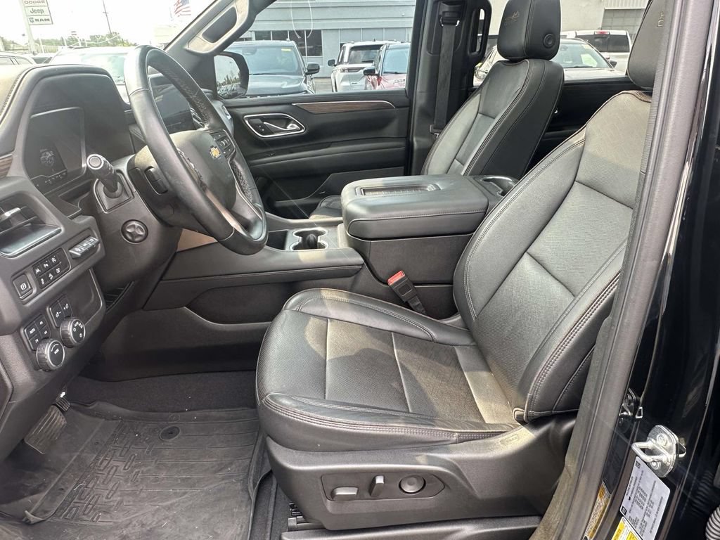 Used 2023 Chevrolet Suburban High Country w/ Premium Package 2 AWD/4WD image 20
