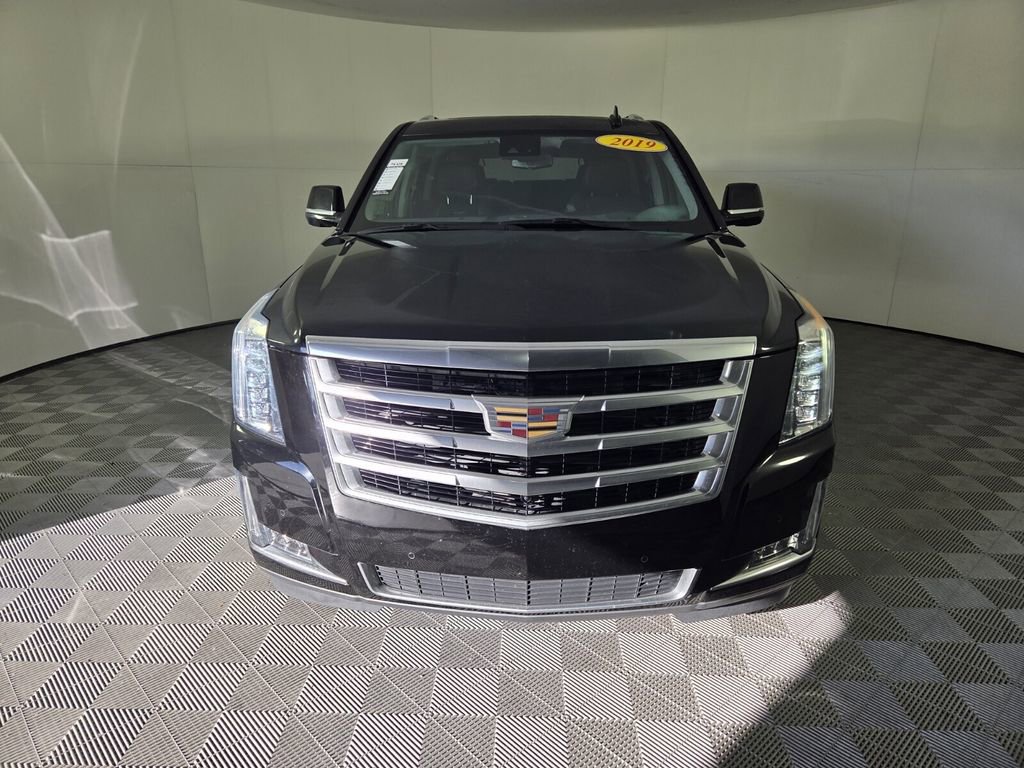 Used 2019 Cadillac Escalade ESV Luxury RWD image 3