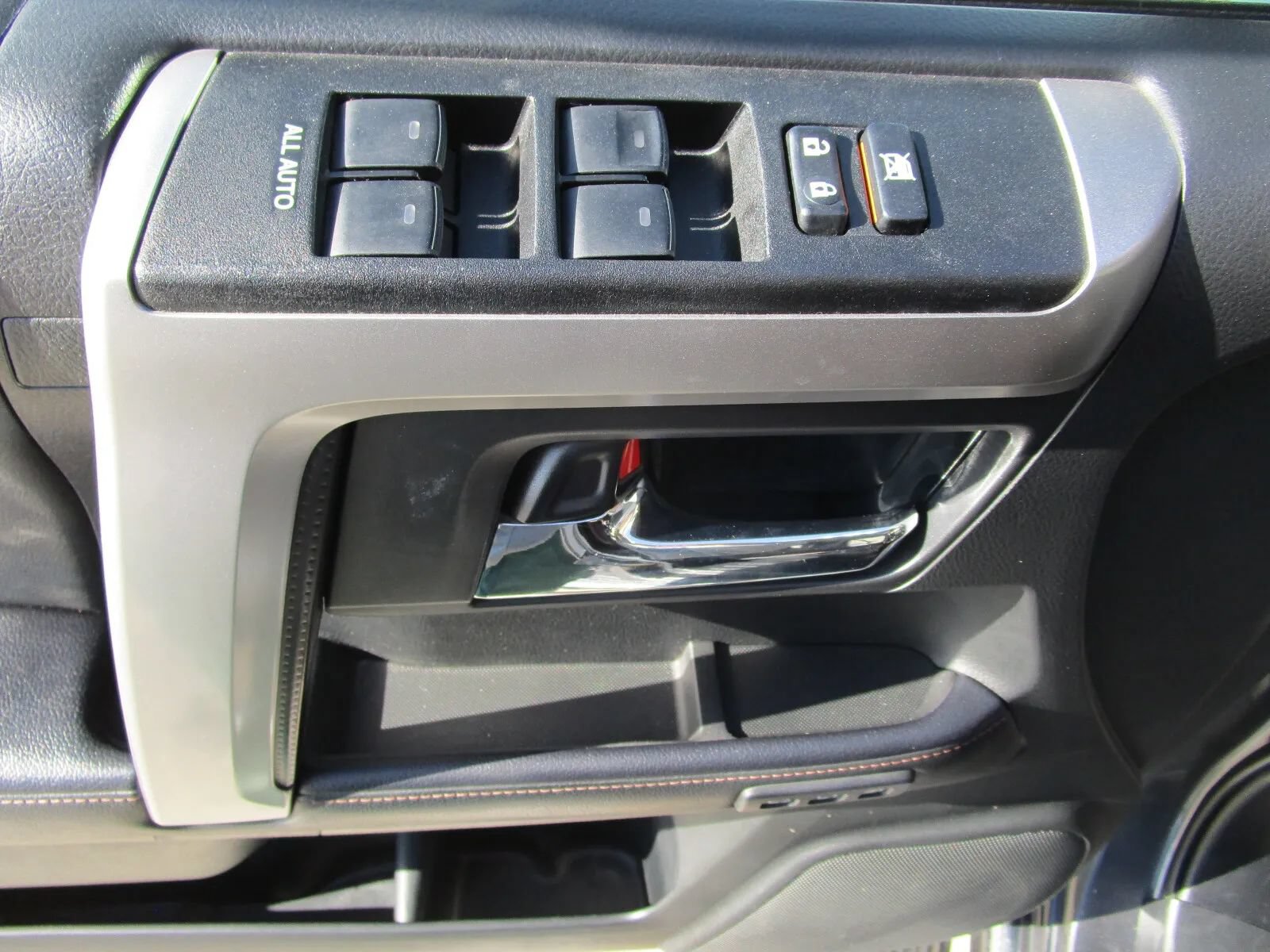Used 2022 Toyota 4Runner Limited AWD/4WD image 12