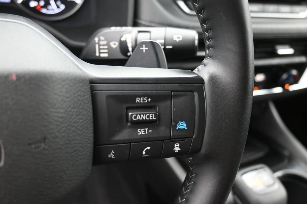 Used 2025 Nissan Rogue SV FWD image 27