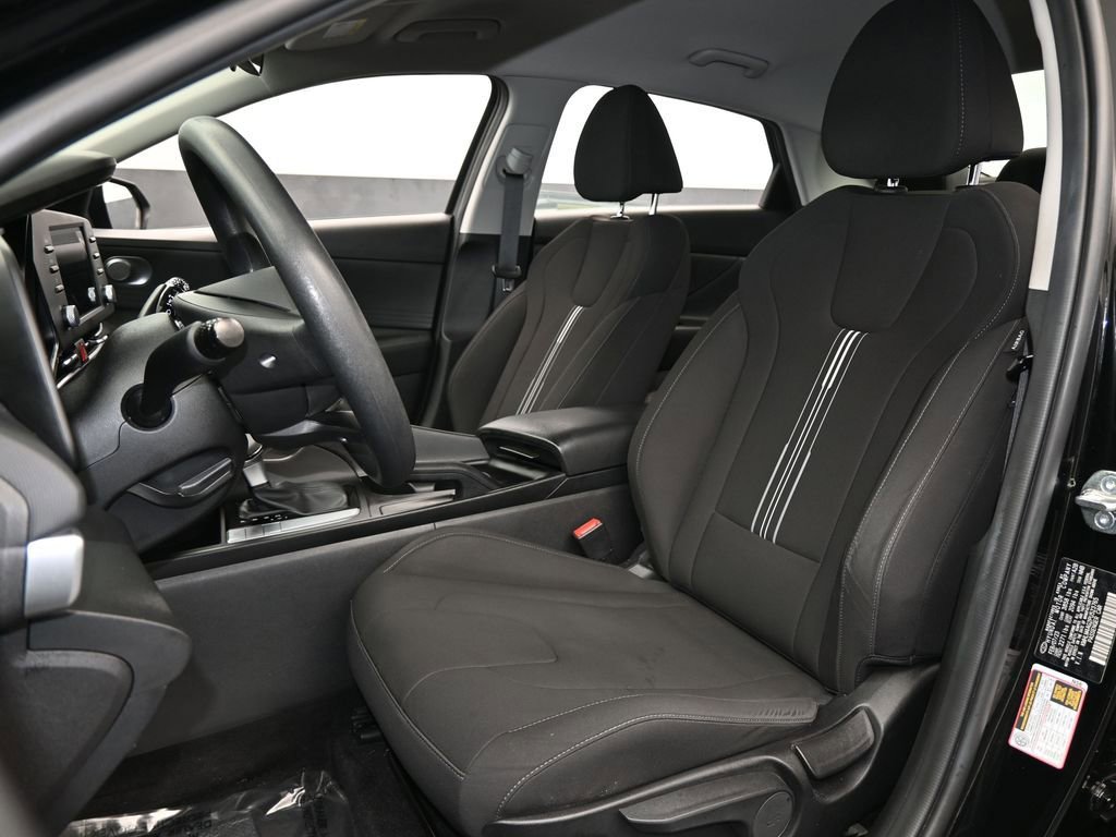 Used 2023 Hyundai Elantra SEL image 10