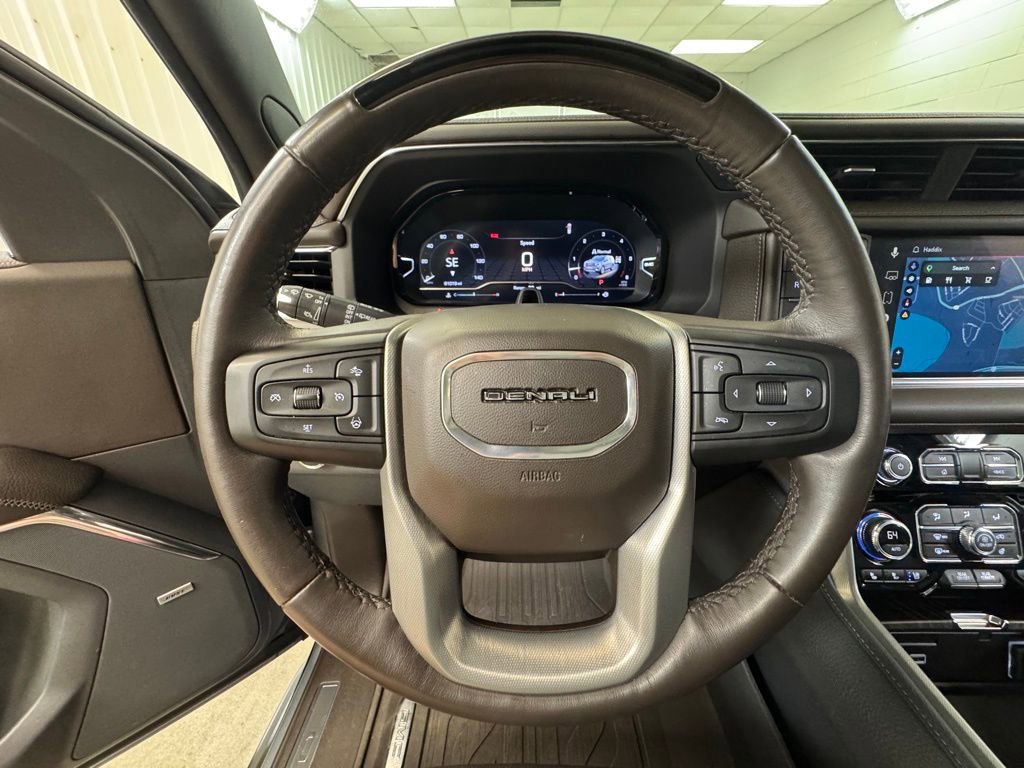Used 2023 GMC Yukon XL Denali w/ Advanced Technology Package AWD/4WD image 37