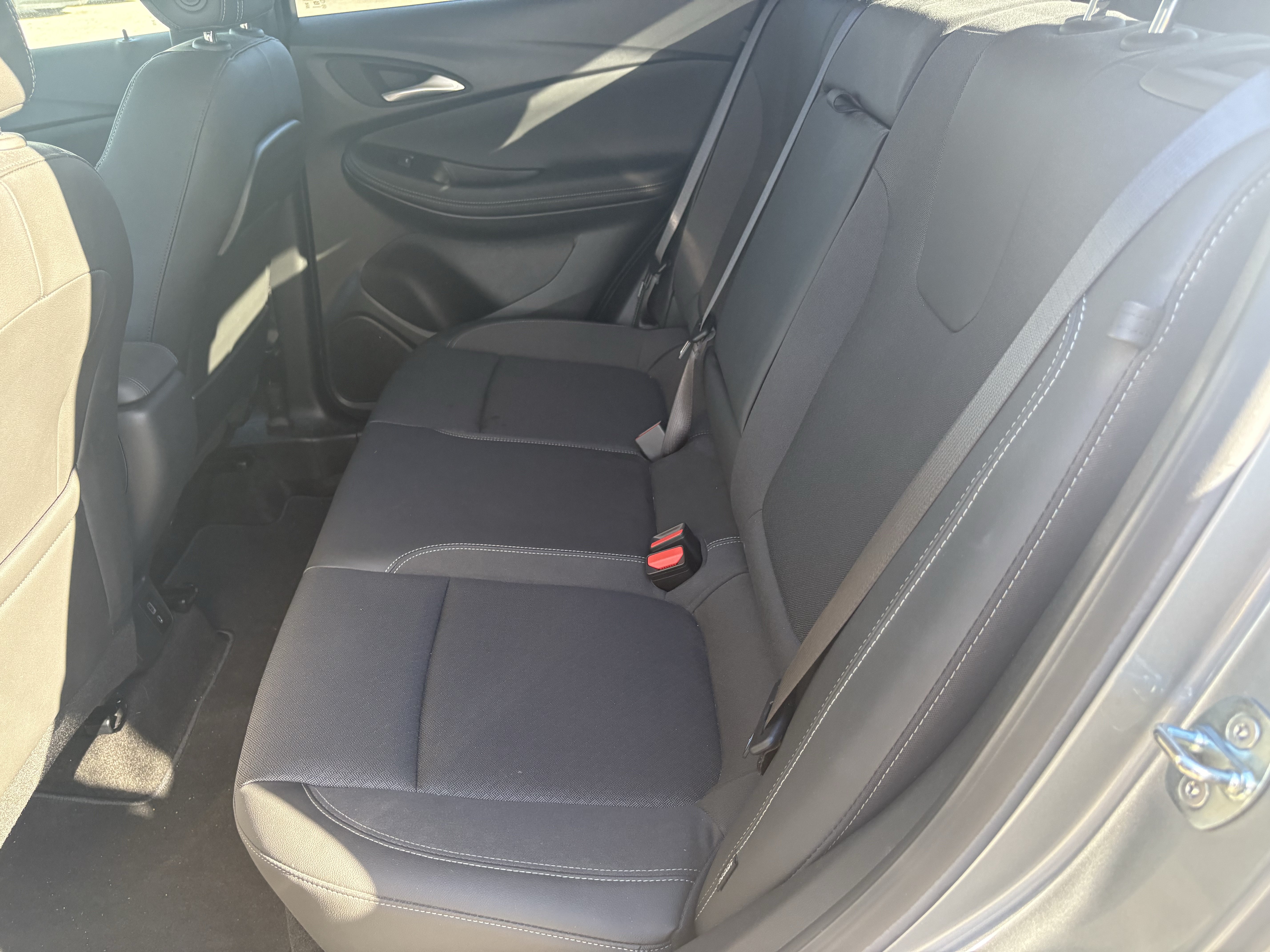 Certified 2024 Buick Encore GX Preferred w/ Comfort Package FWD image 9