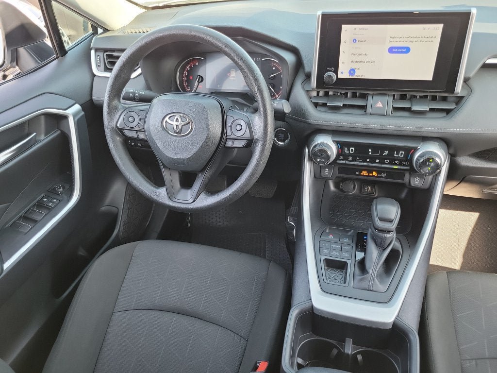 Used 2025 Toyota RAV4 XLE AWD/4WD image 11