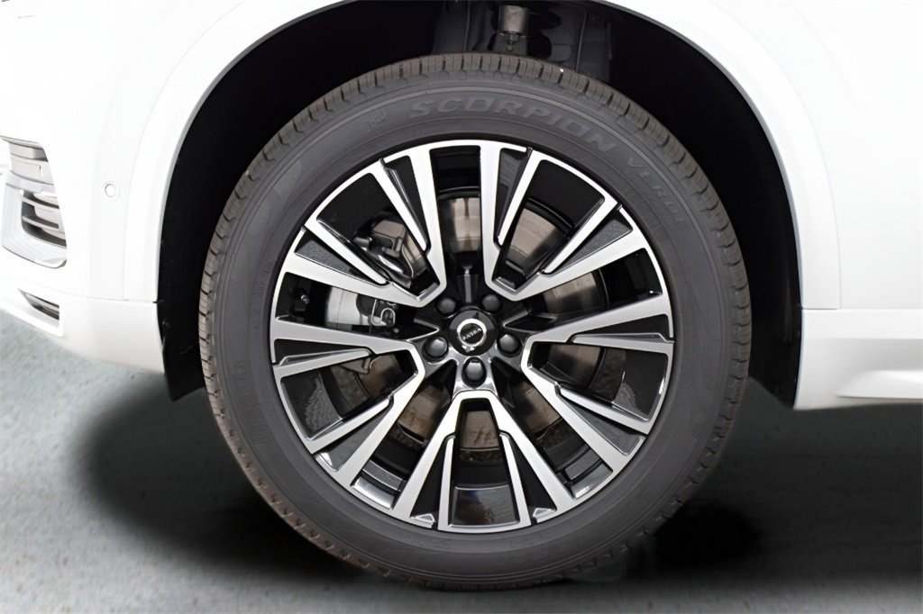Certified 2025 Volvo XC90 T8 Plus w/ Protection Package Premier image 6