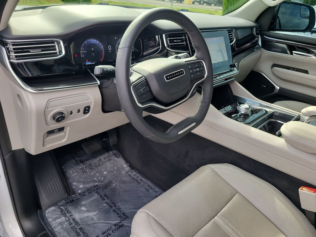 Used 2023 Jeep Wagoneer L 4WD w/ Premium Group I image 23
