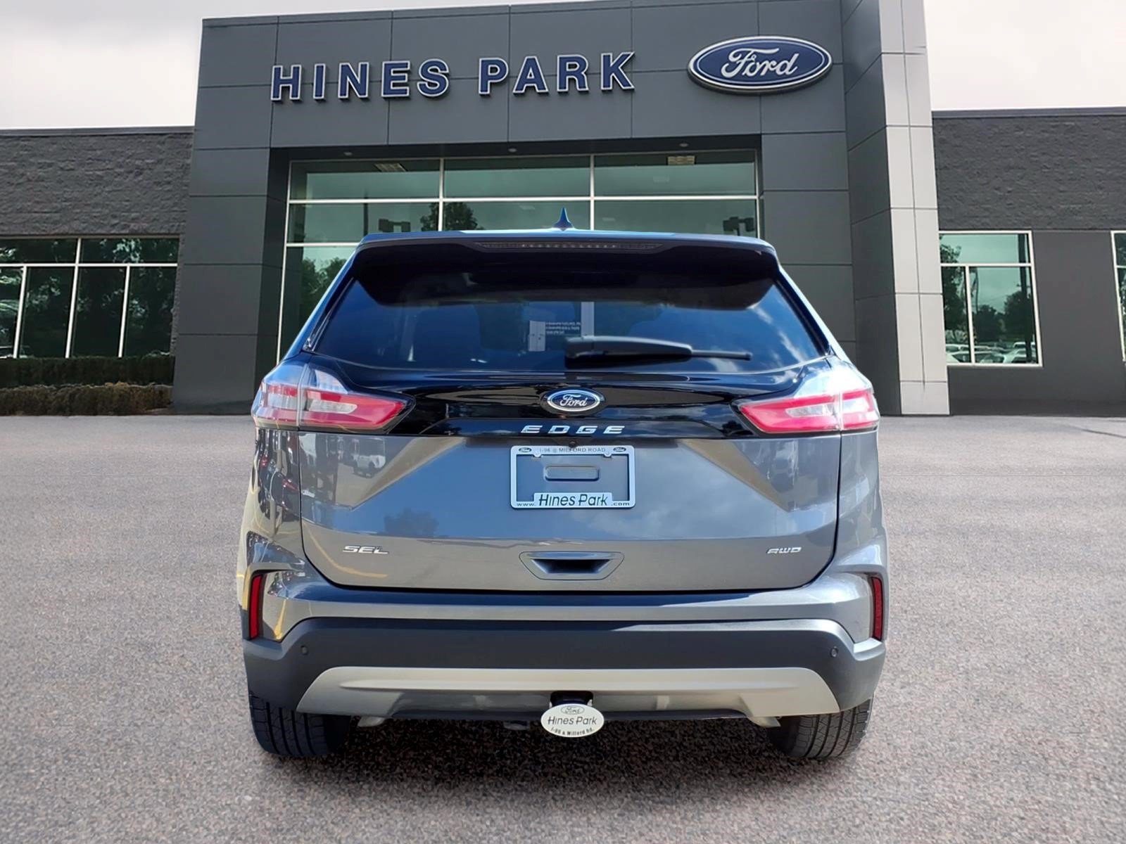Used 2024 Ford Edge SEL w/ Convenience Package AWD/4WD image 6