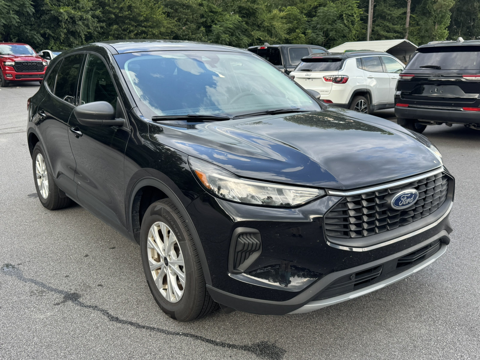 Used 2025 Ford Escape Active AWD/4WD image 3