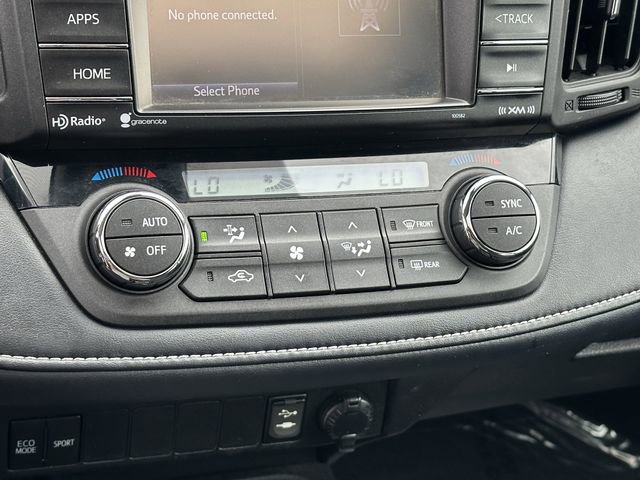 Used 2018 Toyota RAV4 XLE AWD/4WD image 18