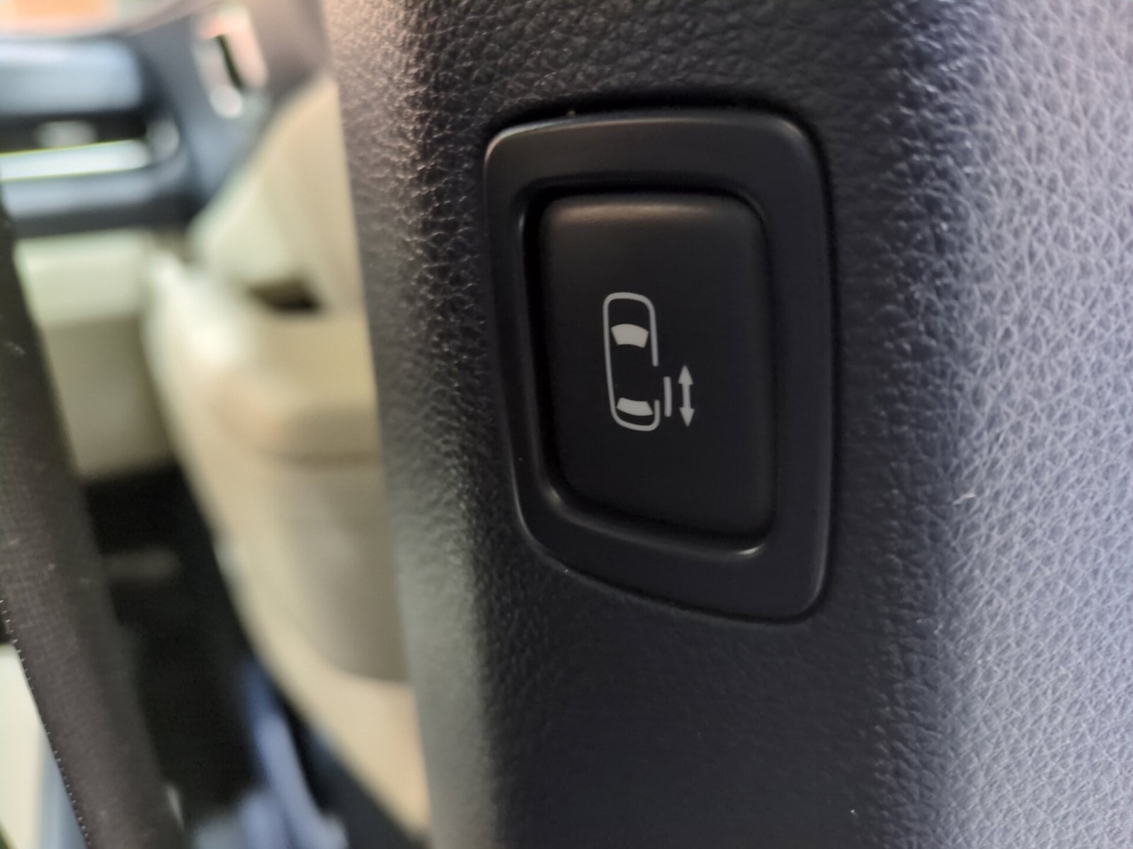 Certified 2025 Kia Carnival EX FWD image 13