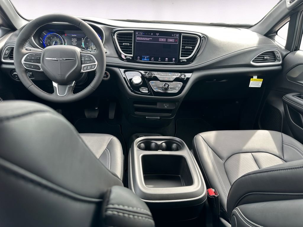 New 2026 Chrysler Pacifica Select image 10