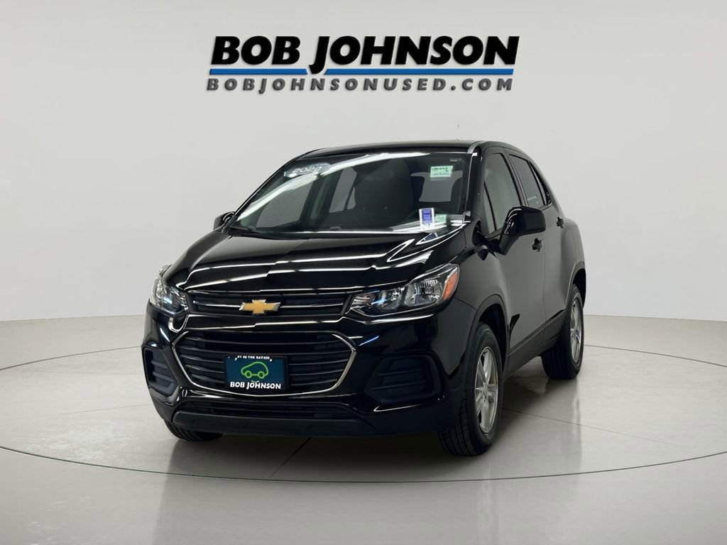 Certified 2022 Chevrolet Trax LS w/ Tint and Cruise Package image 5