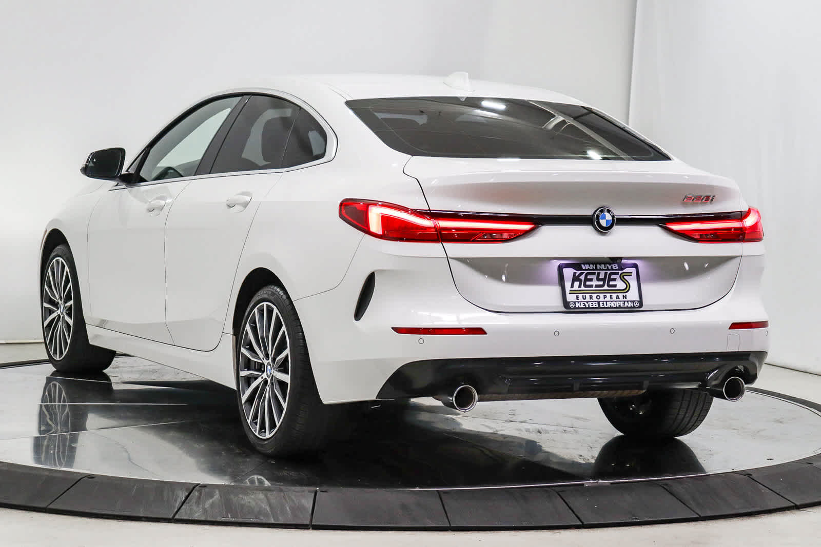 Used 2021 BMW 228i Gran Coupe FWD image 4