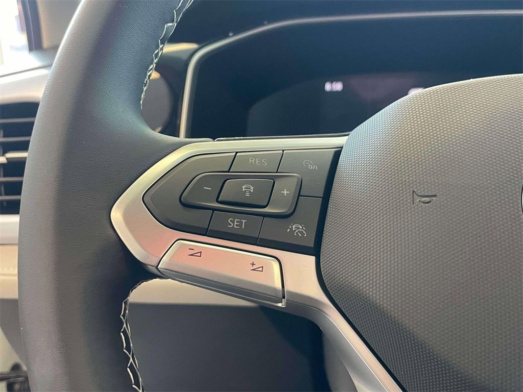New 2025 Volkswagen Taos SE image 23