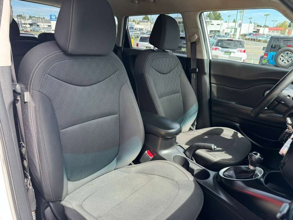 Used 2019 Kia Soul image 11