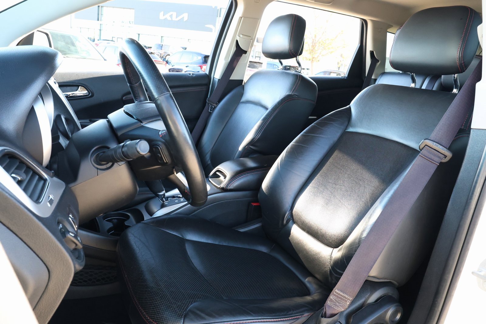 Used 2015 Dodge Journey R/T w/ Flexible Seating Group image 27