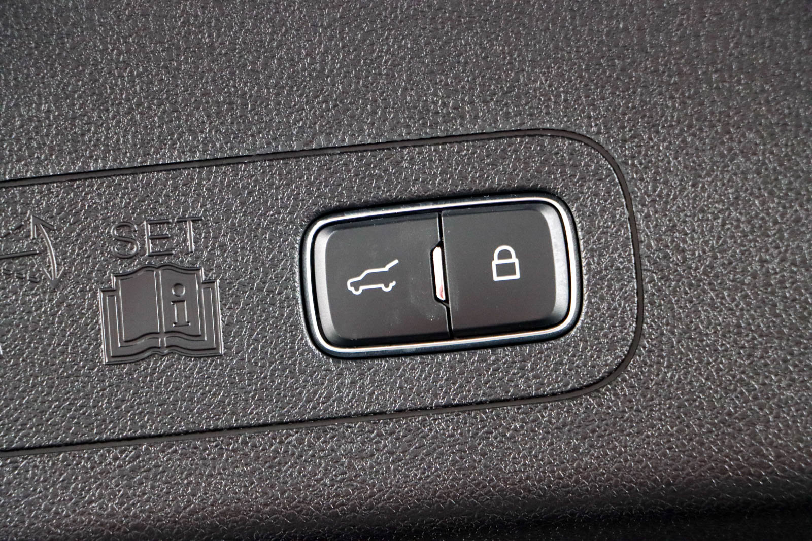 Used 2023 Lincoln Aviator Reserve w/ Equipment Group 201A image 32