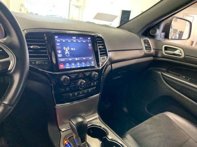Used 2022 Jeep Grand Cherokee Laredo X AWD/4WD image 12