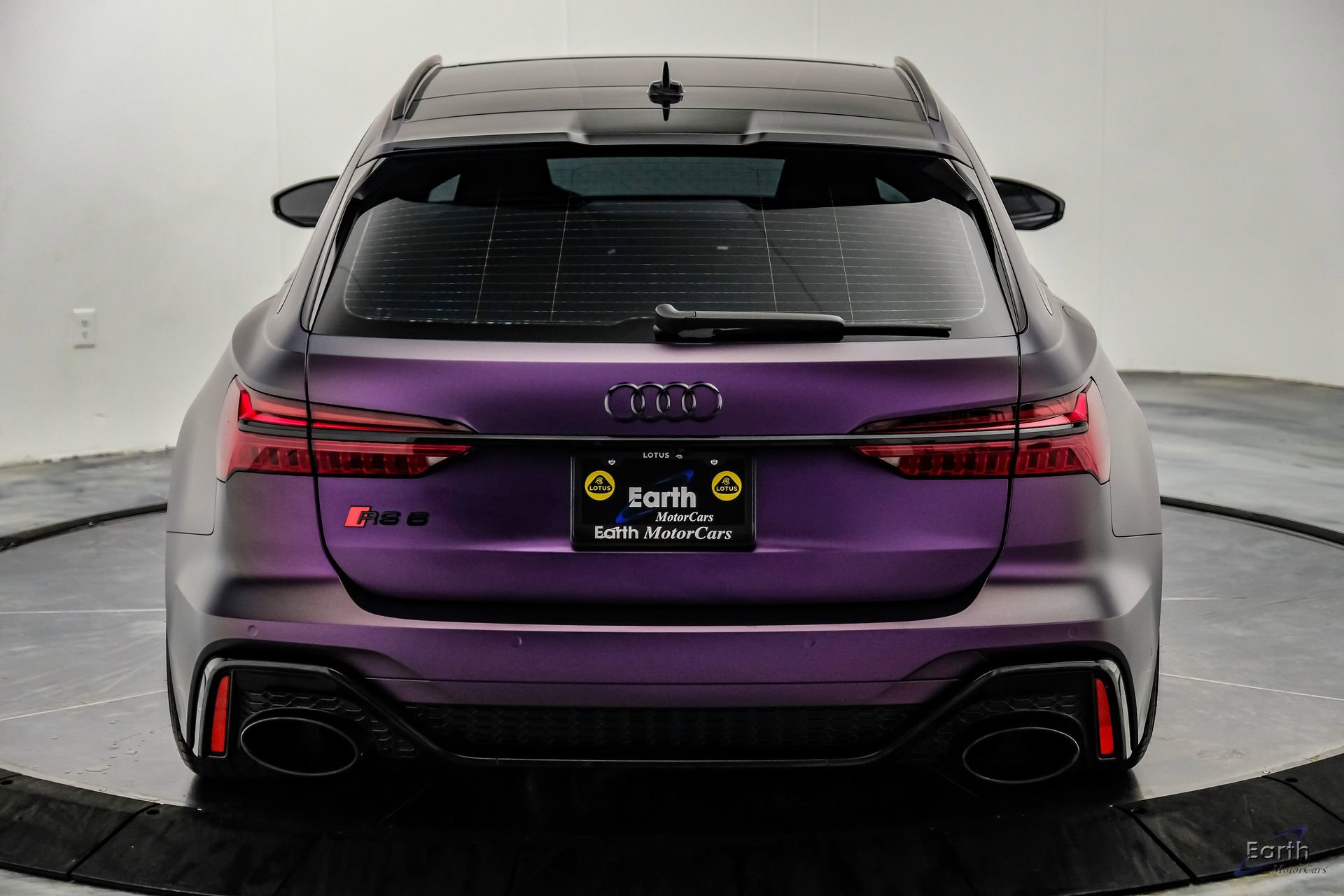 Used 2023 Audi RS 6 w/ Black Optic Package image 16