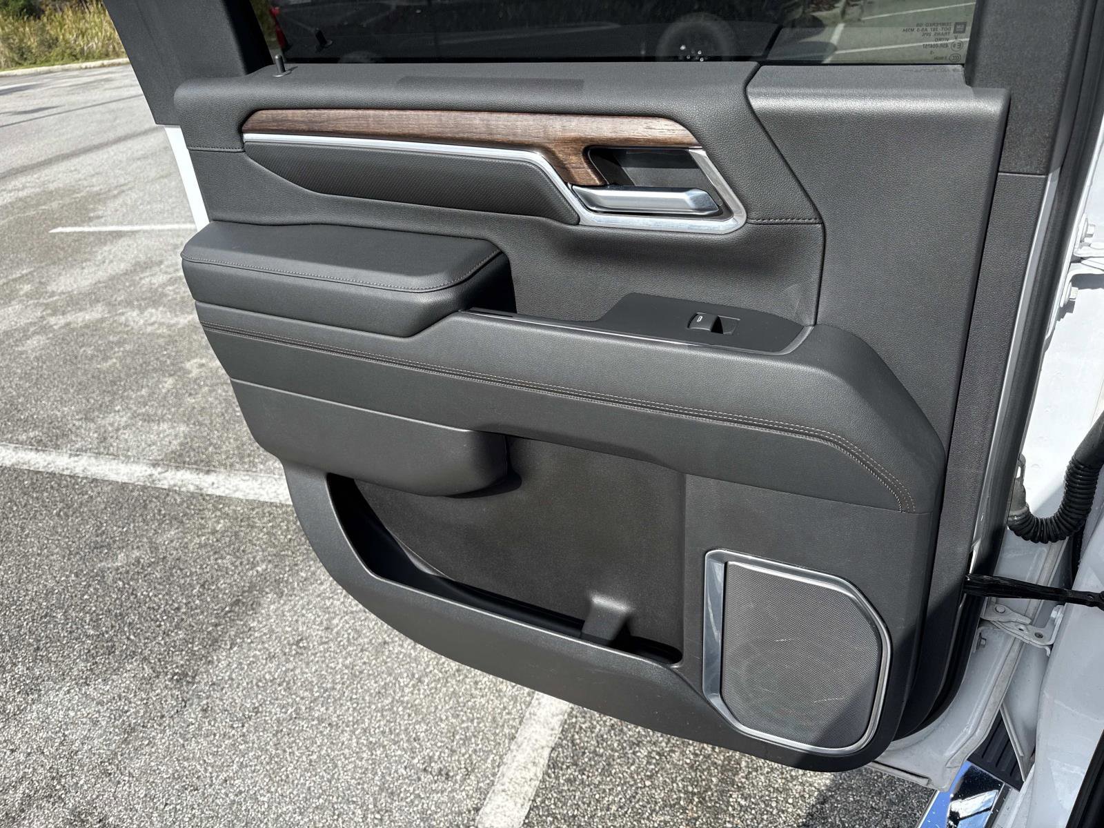 Used 2024 Chevrolet Silverado 2500 High Country image 9