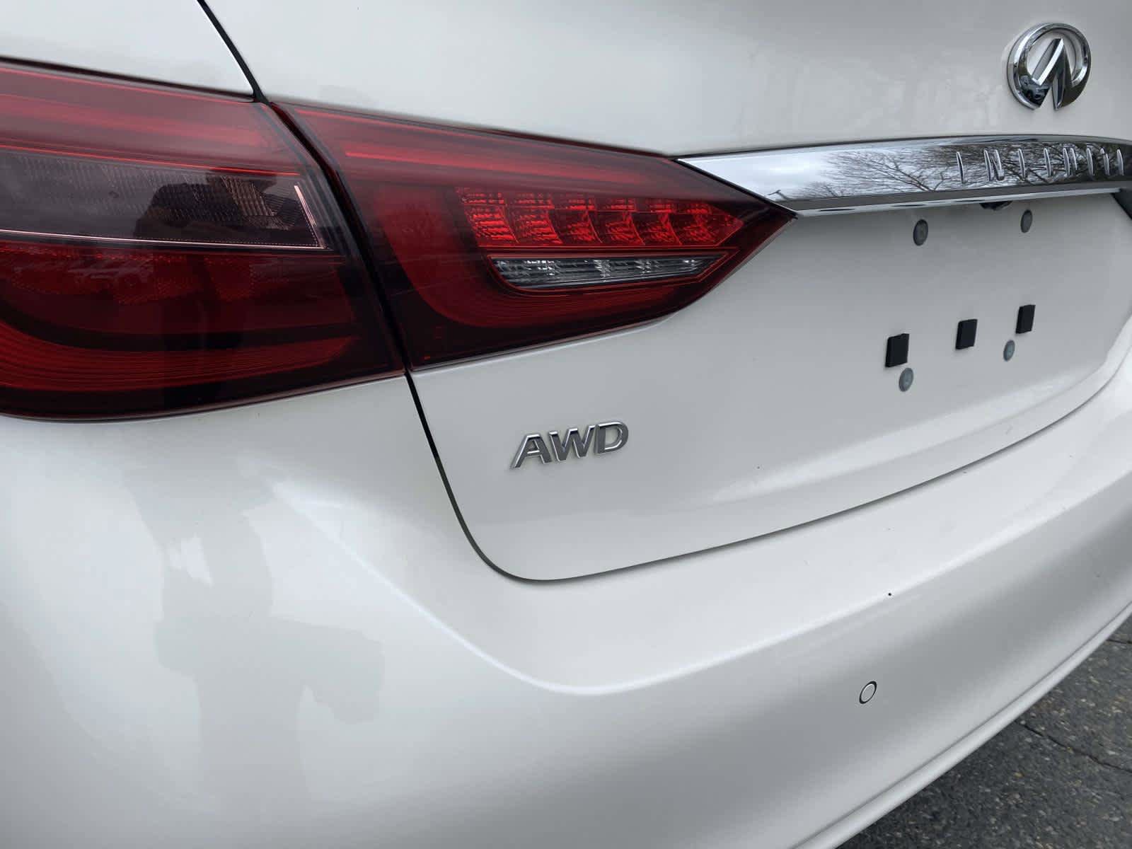 Used 2020 INFINITI Q50 Luxe w/ Essential Package (3.0T Luxe) AWD/4WD image 11
