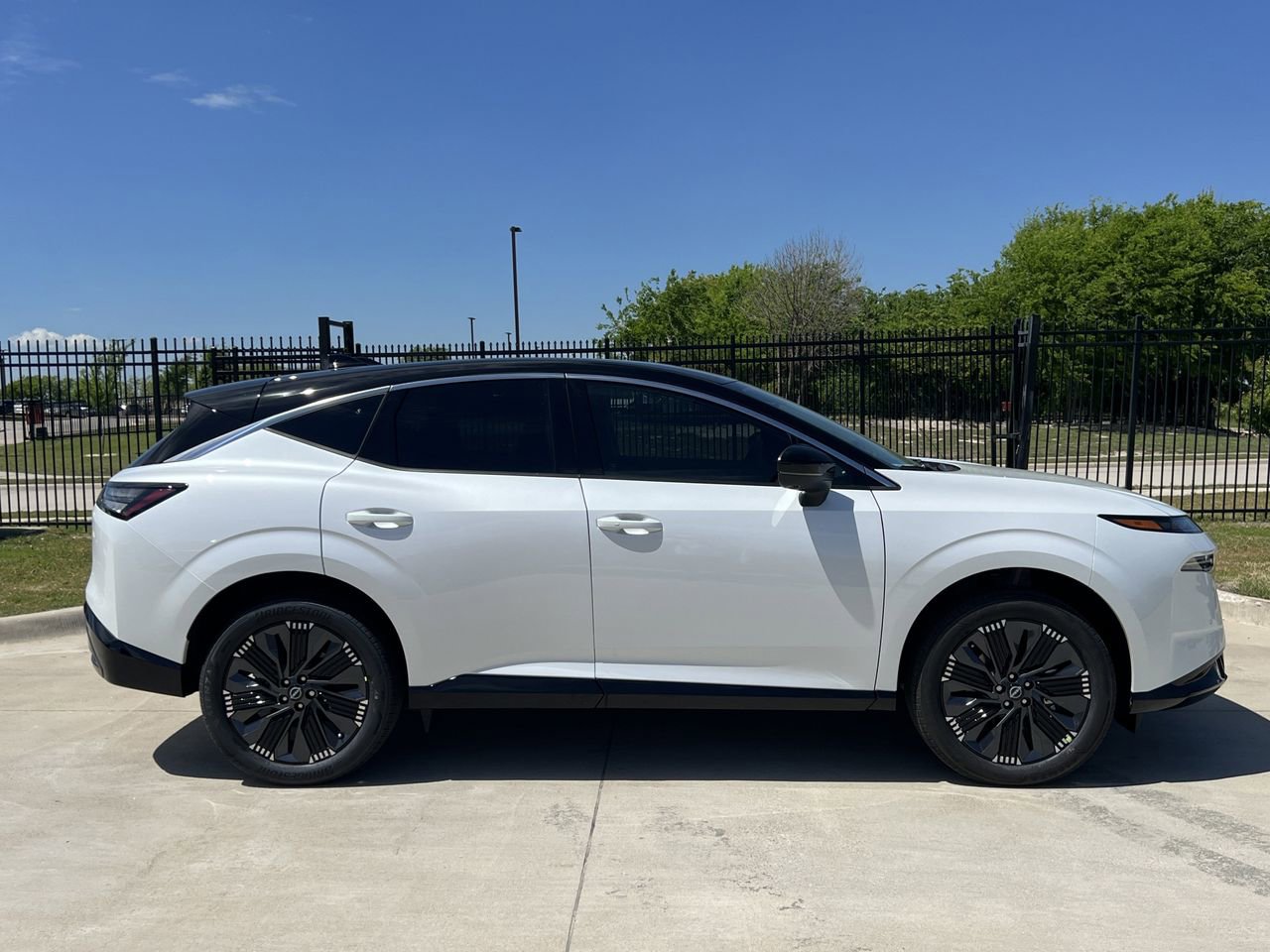 New 2026 Nissan Murano Platinum image 3