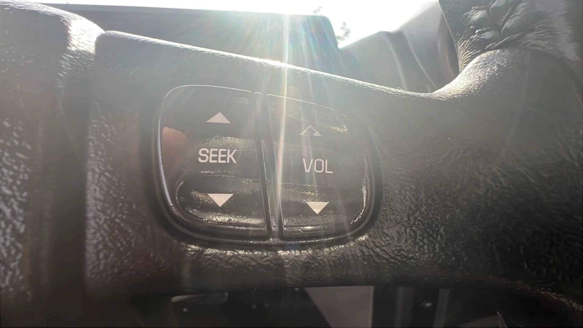 Used 2004 HUMMER H2 w/ Preferred Equipment Group image 27