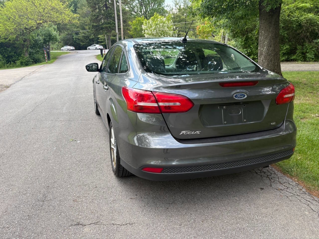 Used 2017 Ford Focus SE FWD image 6