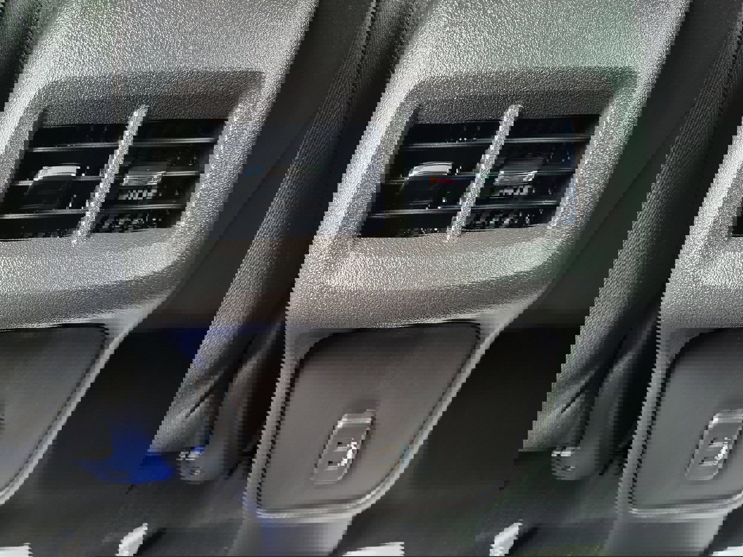 Used 2022 Chevrolet Equinox LT image 13