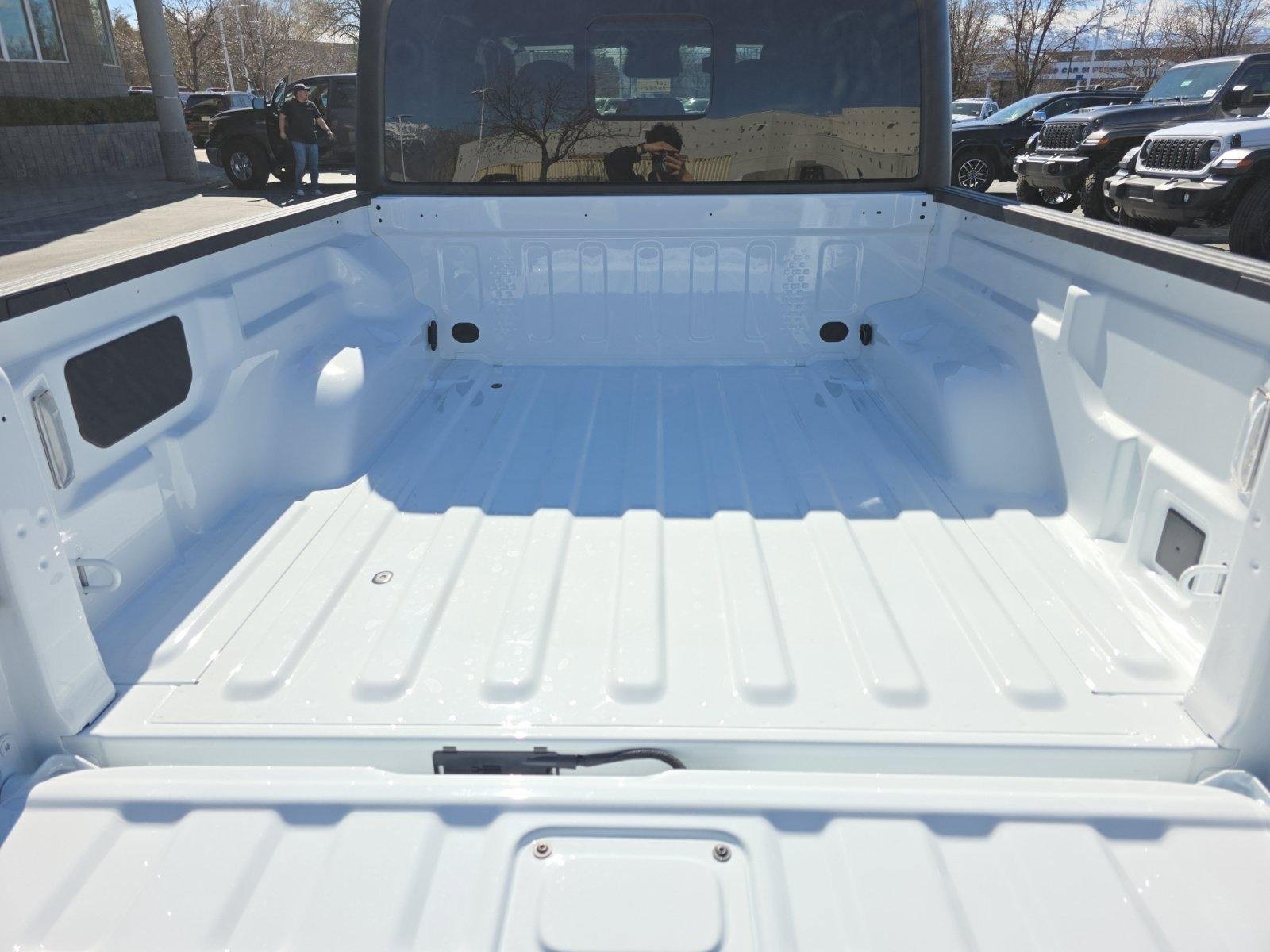 New 2026 Jeep Gladiator Sport AWD/4WD image 11