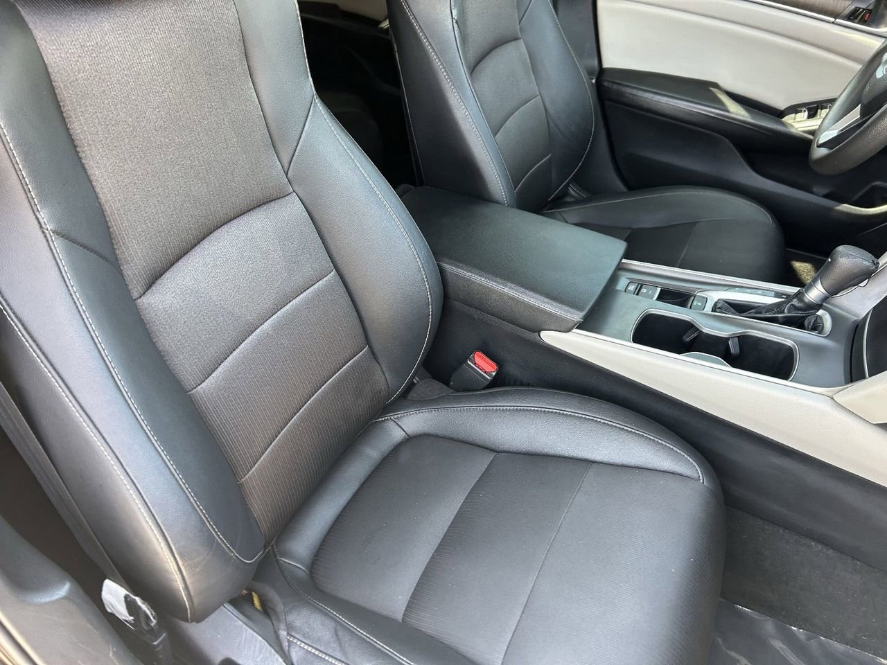 Used 2018 Honda Accord EX image 11