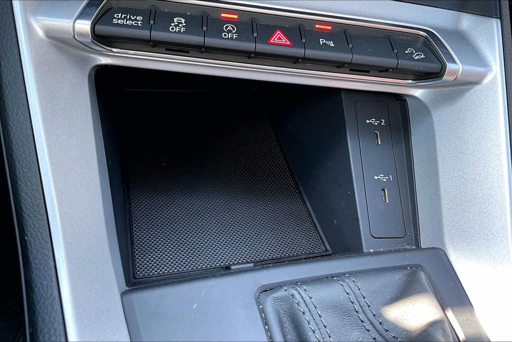 Used 2023 Audi Q3 2.0T Premium w/ Convenience Package AWD/4WD image 16