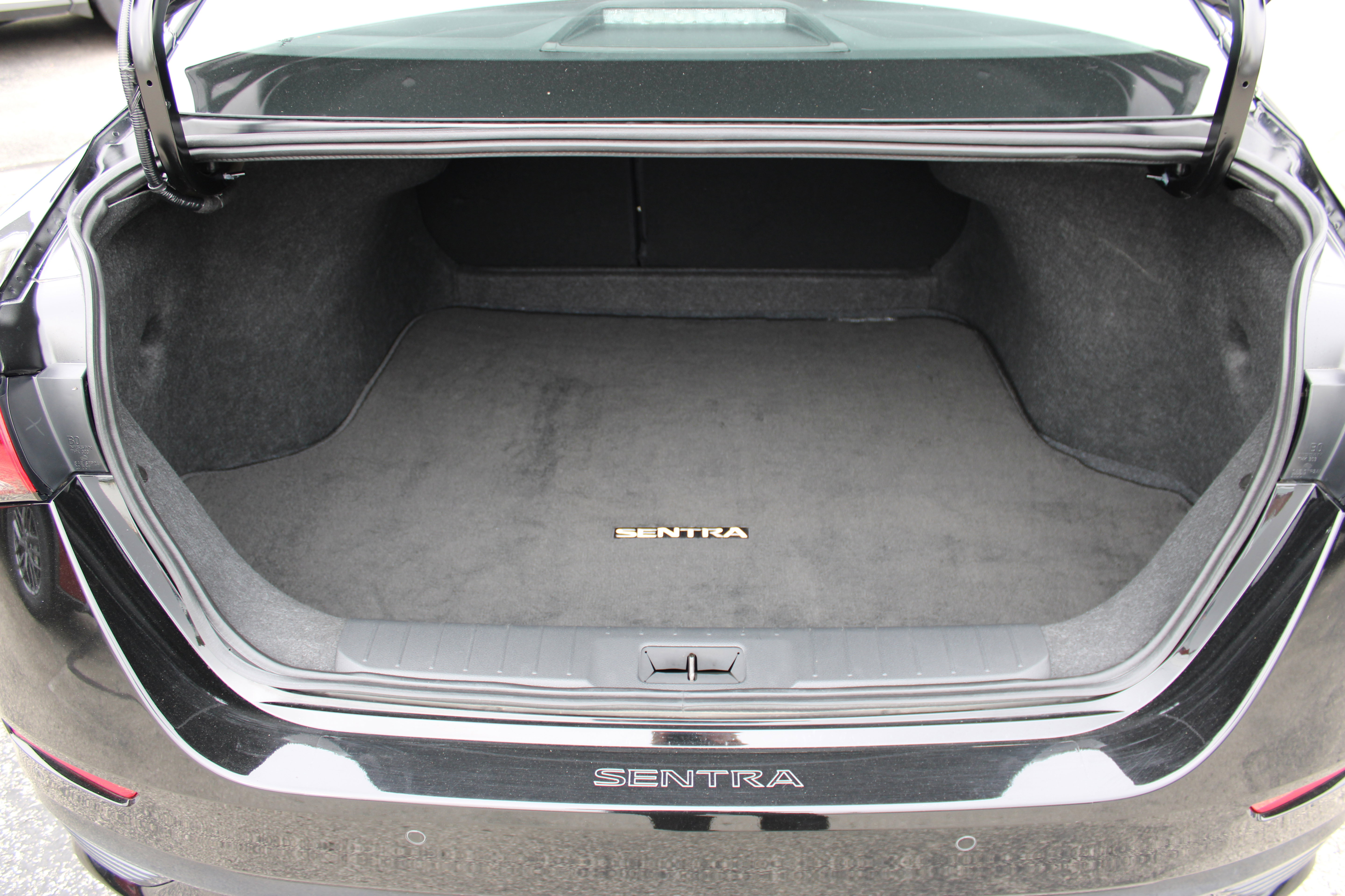 Certified 2024 Nissan Sentra SR w/ SR Premium Package image 5