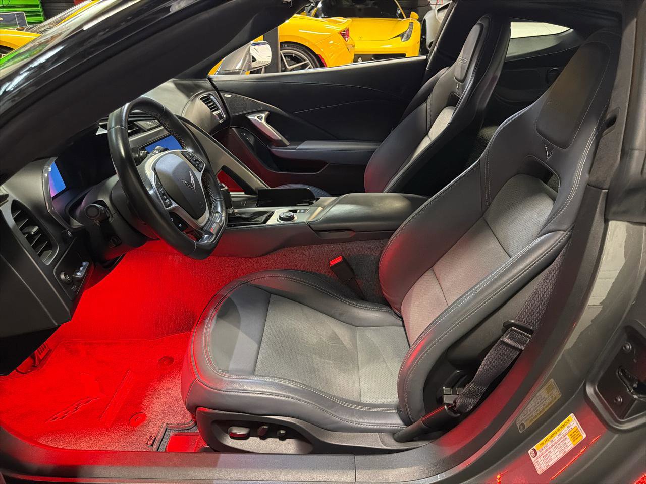 Used 2015 Chevrolet Corvette Z06 w/ 3LZ Preferred Equipment Group image 14
