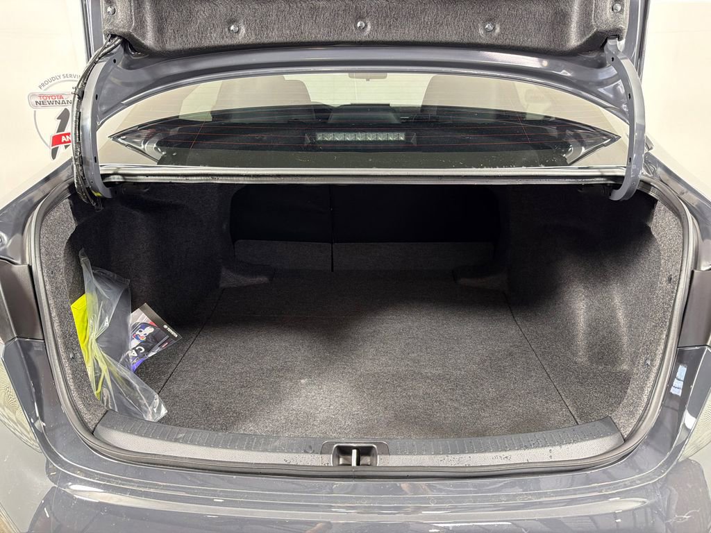 Used 2025 Toyota Corolla SE image 18