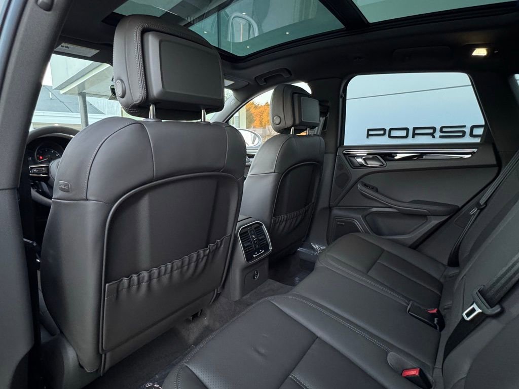 New 2026 Porsche Macan image 48