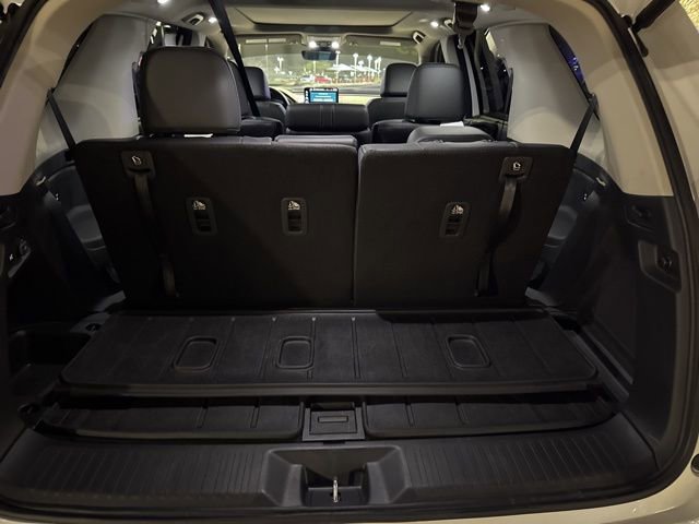 Used 2025 Honda Pilot Touring image 8