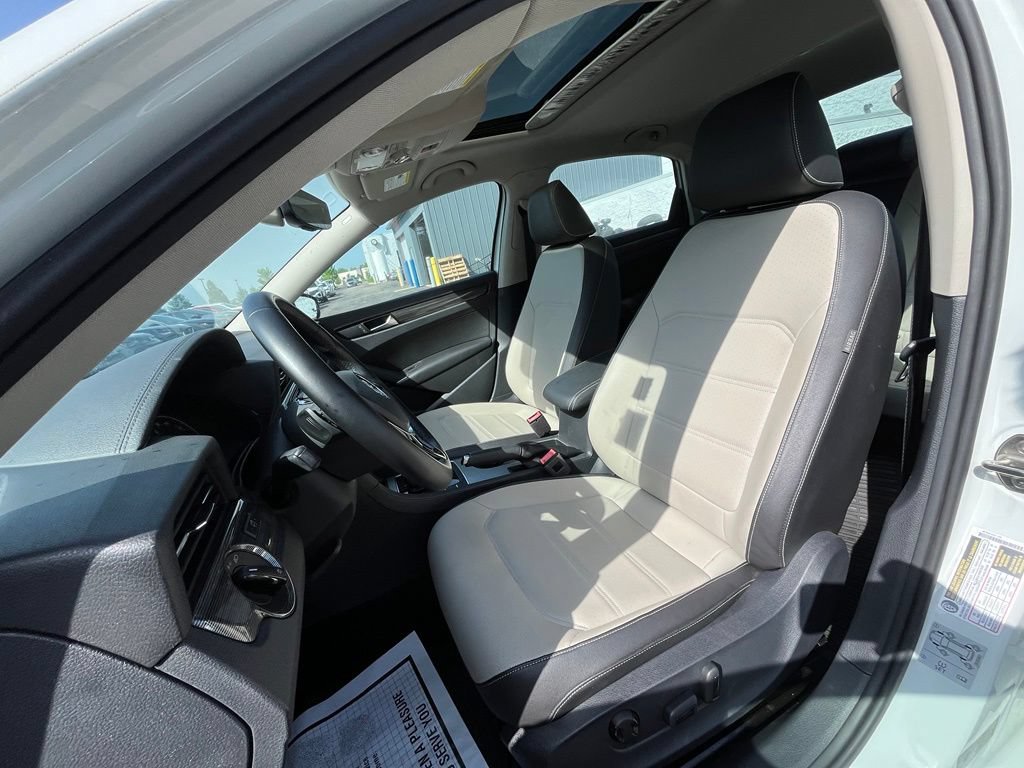 Certified 2020 Volkswagen Passat 2.0T R-Line FWD image 11