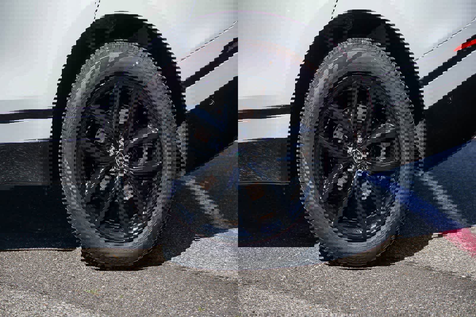 Used 2025 Land Rover Range Rover Velar Dynamic SE image 8