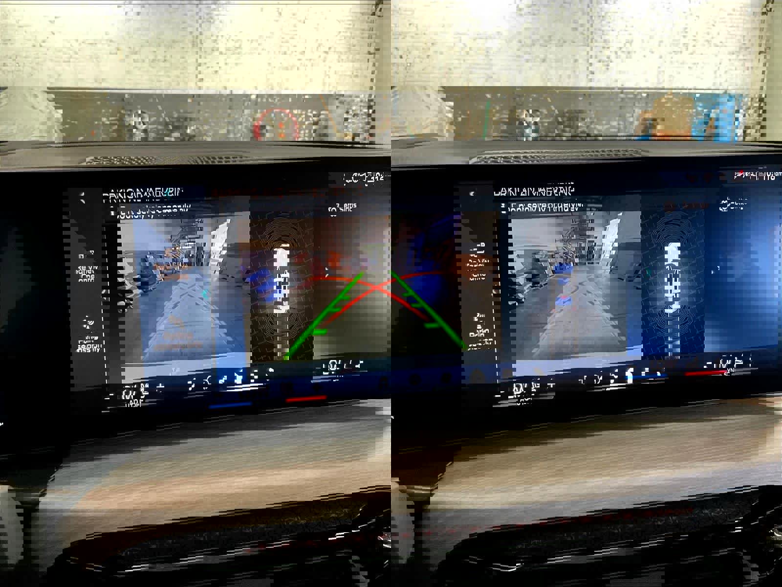 Used 2025 BMW 330i Sedan w/ Premium Package image 24