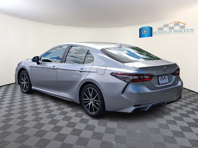 Used 2022 Toyota Camry SE AWD/4WD image 4