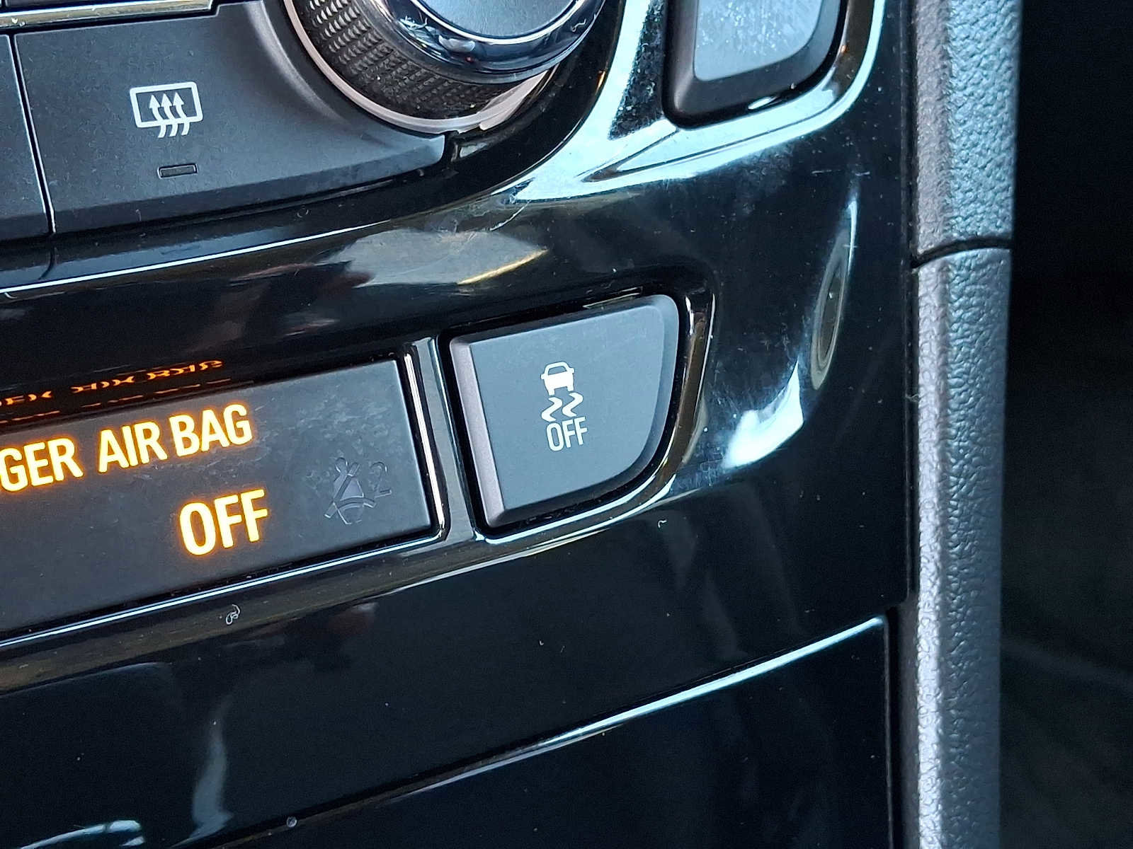 Certified 2022 Buick Encore Preferred w/ Safety Package image 24