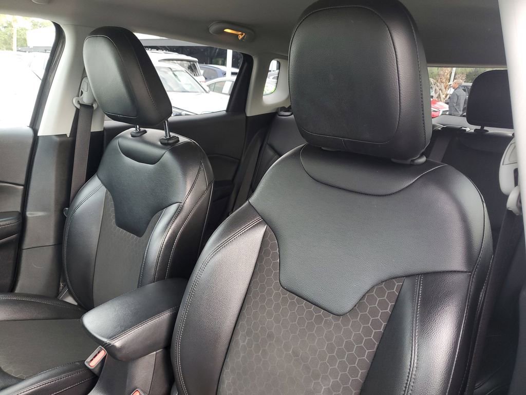 Used 2021 Jeep Compass Latitude image 16