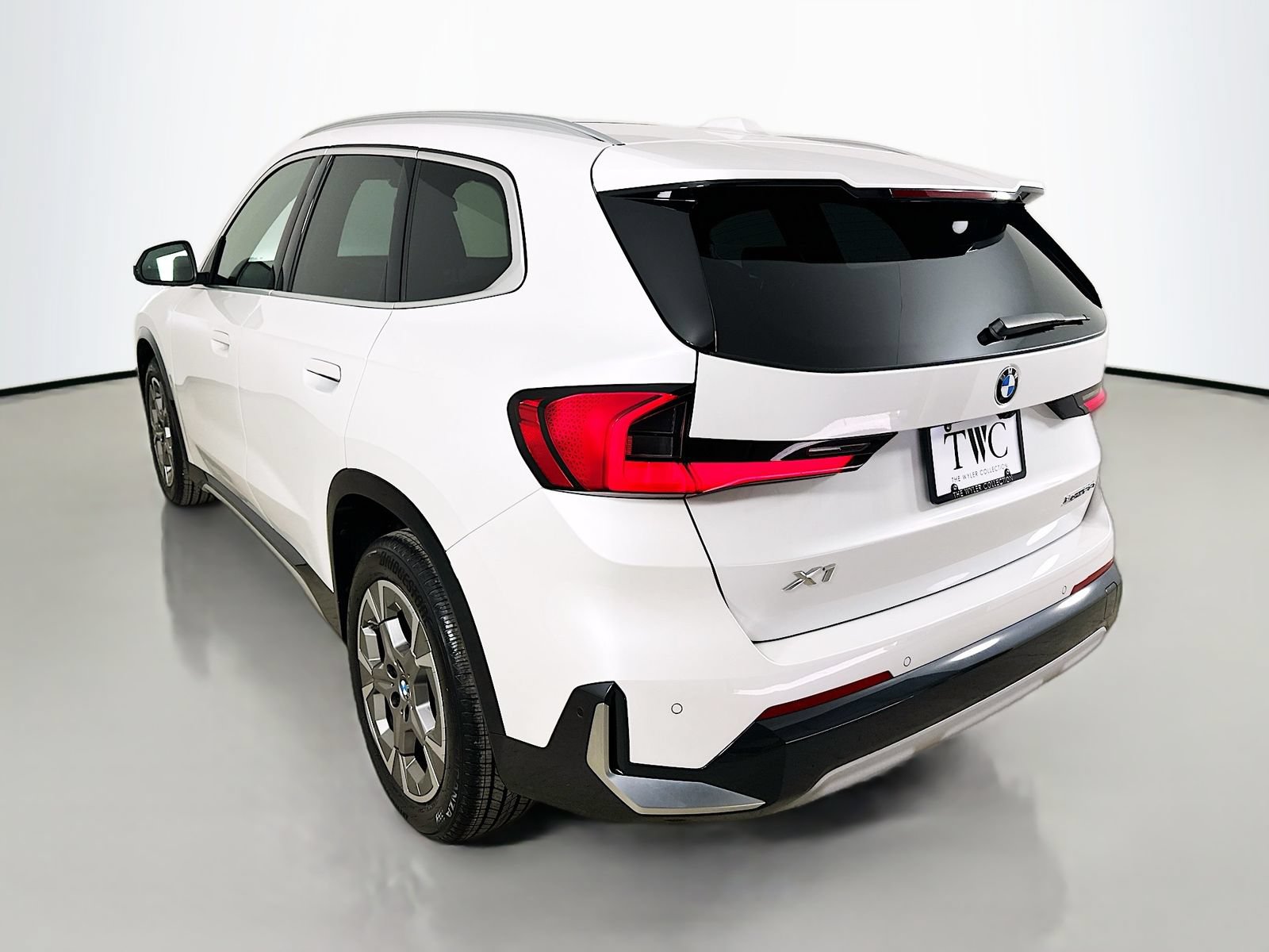 Used 2025 BMW X1 xDrive28i w/ Premium Package AWD/4WD image 7