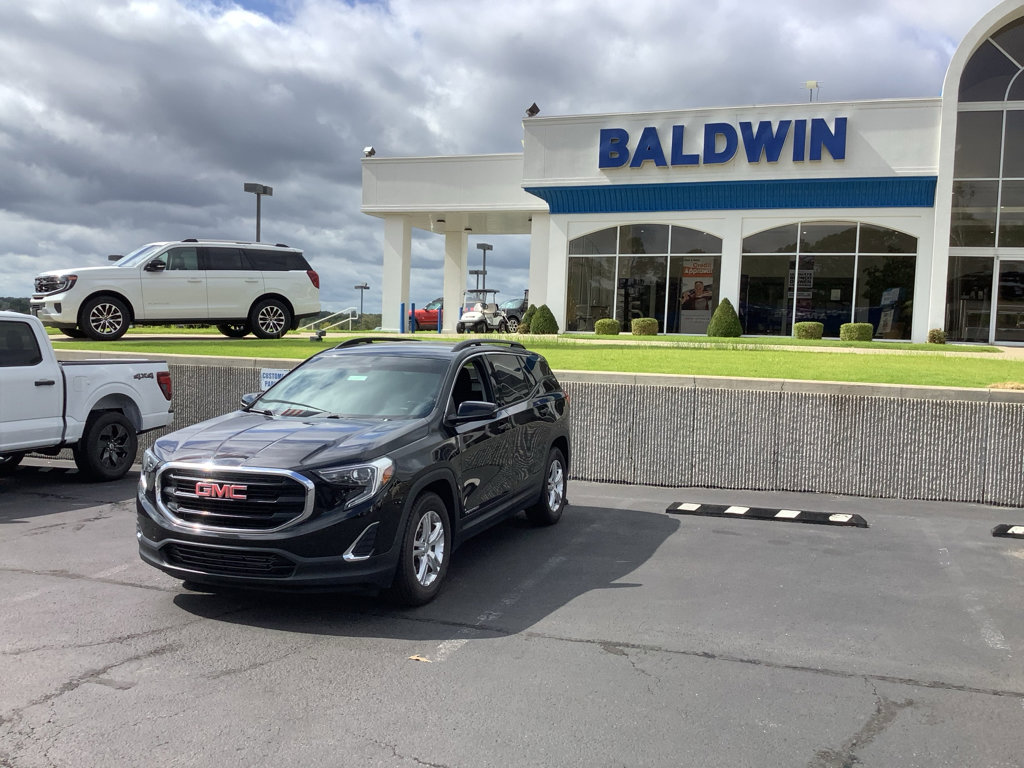 Used 2020 GMC Terrain SLE w/ Driver Convenience Package image 3