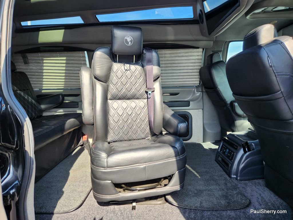 Used 2021 Chevrolet Express 2500 image 4