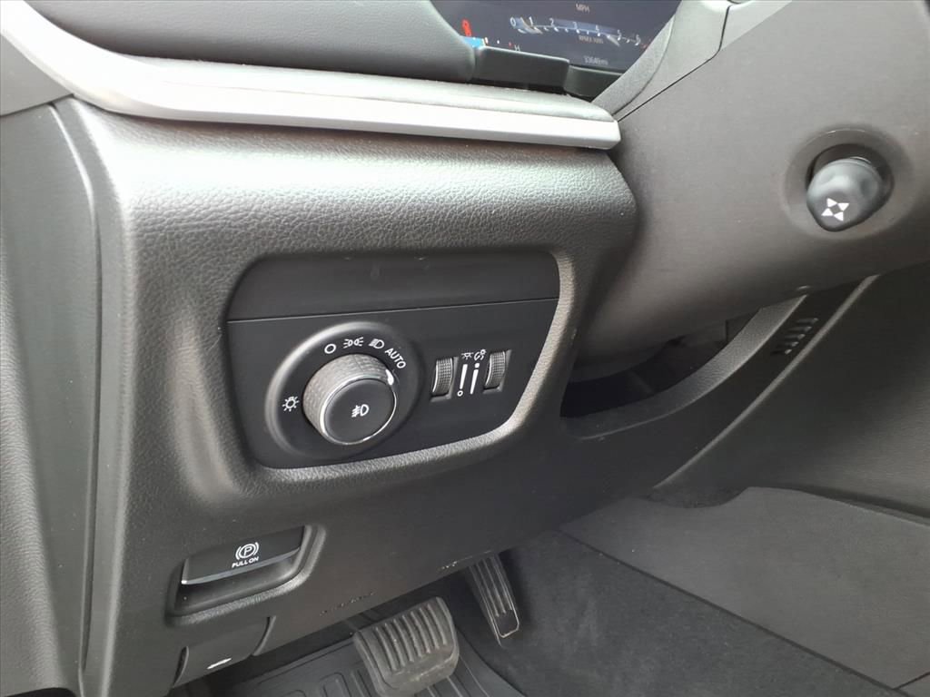 Used 2023 Jeep Grand Cherokee Altitude image 16